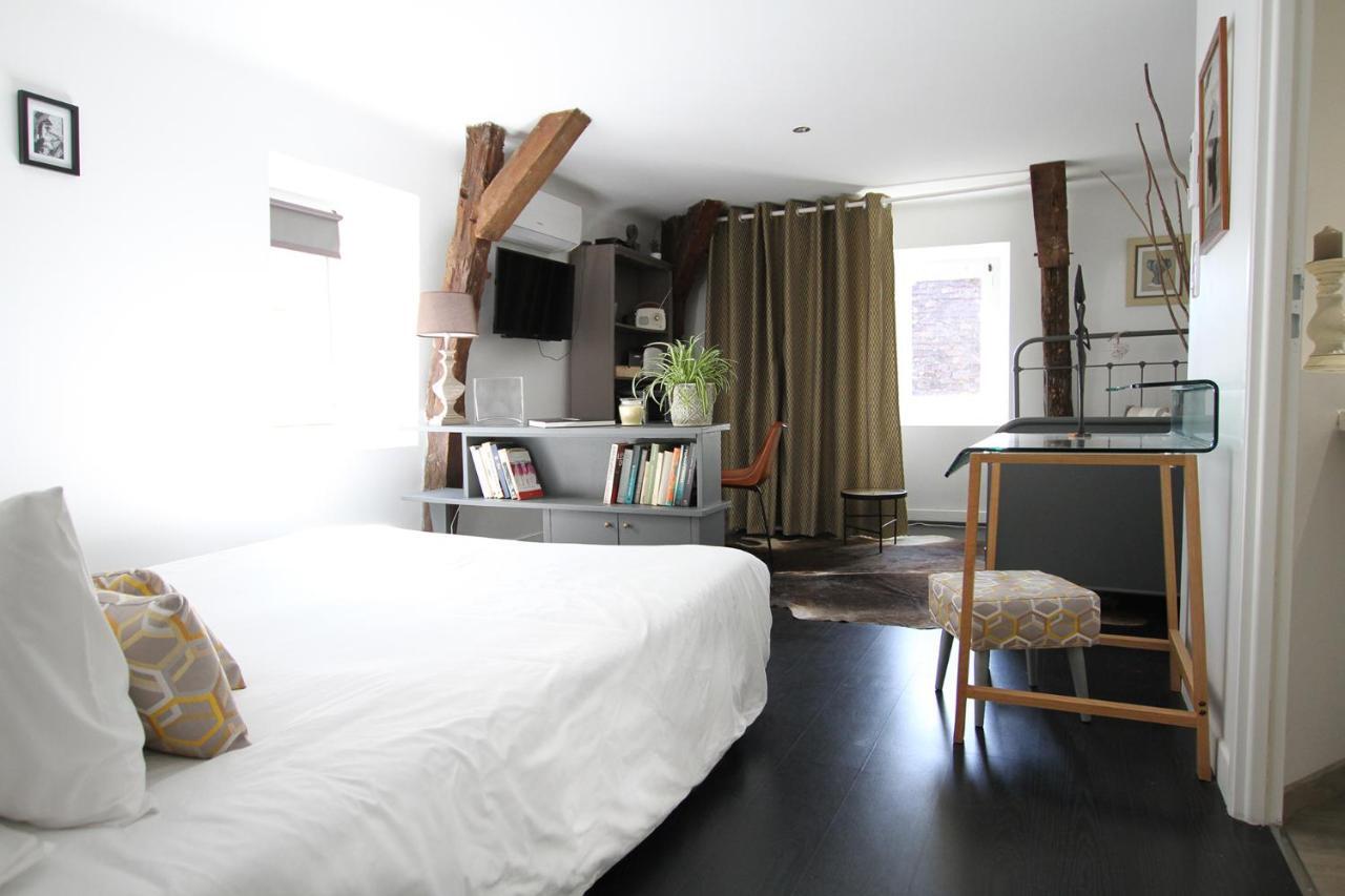 Les Bories In The City - Bed & Breakfast Сарла-ла-Канеда Екстер'єр фото
